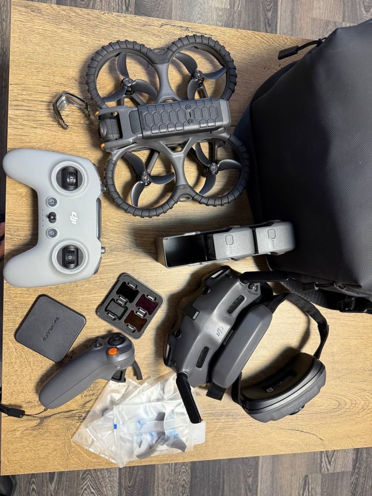DJI Avata 2 Fly More Combo + Допълнителни аксесоари – Ново състояние