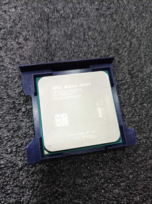 Процессор AMD Athlon 200GE сокет АМ4 в идеале