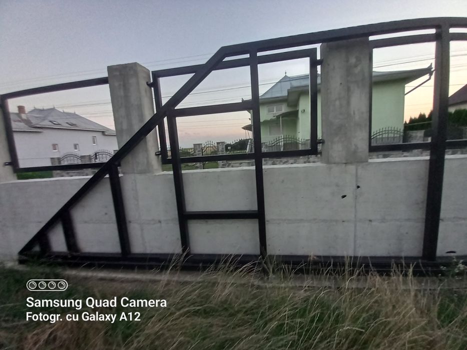 Poarta autoportanta si pe sina la comanda