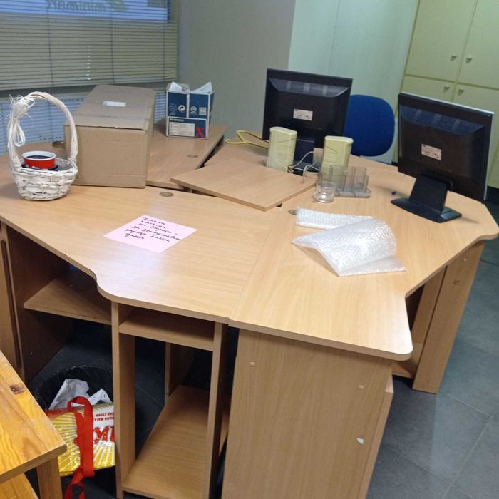 Офис оборудване - бюра, секции, столове