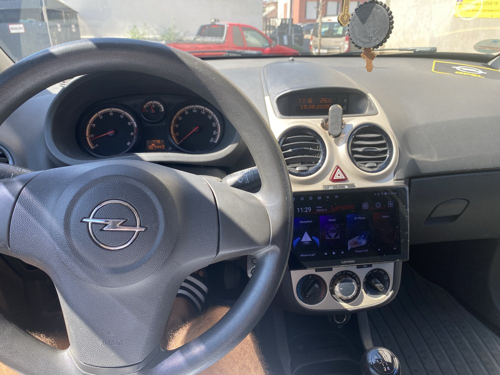 Opel corsa D 2010 1.2 benzina . 2300 euro