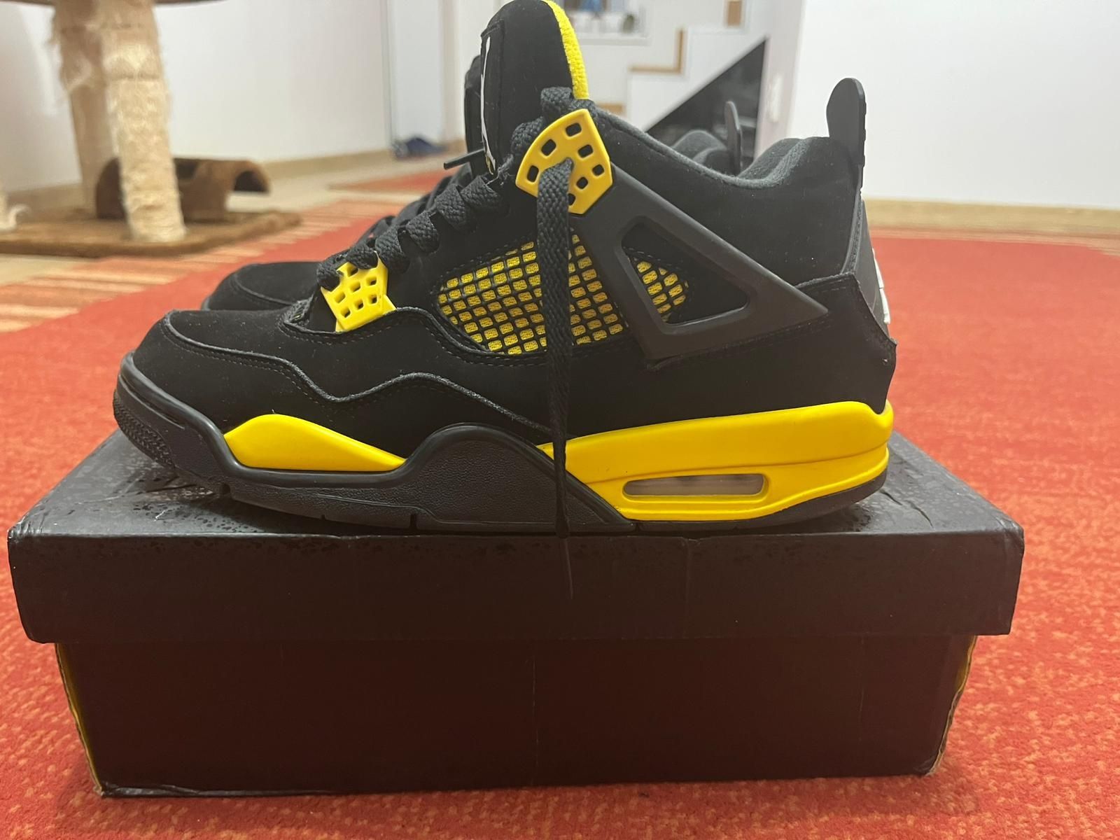 Jordan 4 yellow thunder