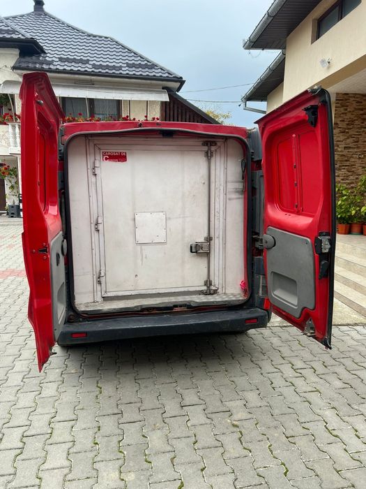 vând microbus termic
