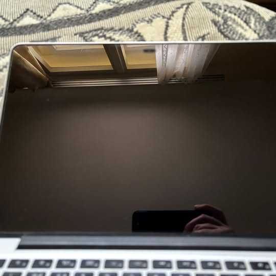 Macbook pro late 2013  i5 2,4-2,9 boost  8gb ram с ново зарядно