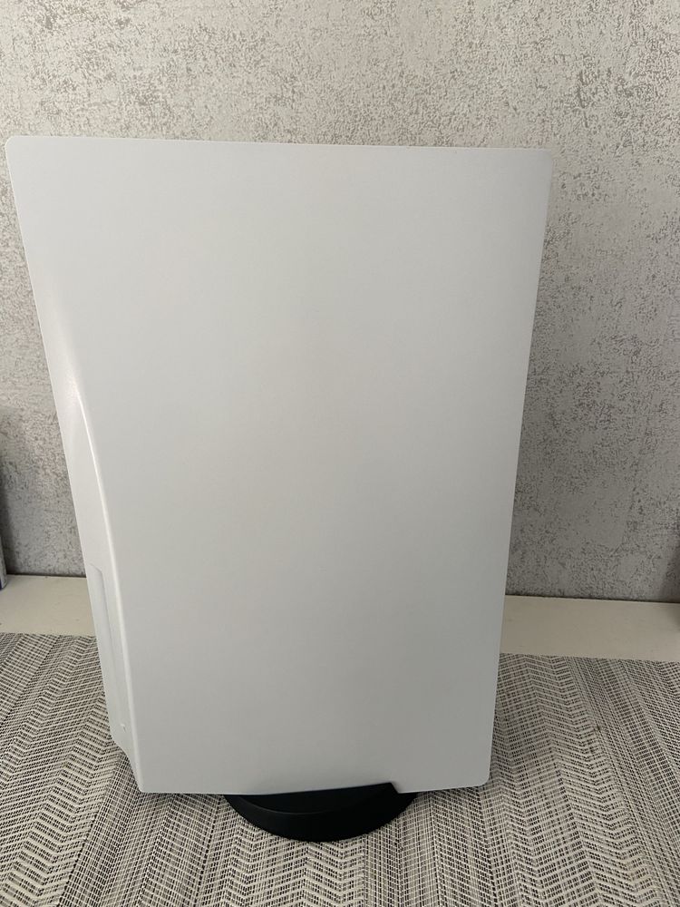 Конзола PS5 Disc Edition + Игра