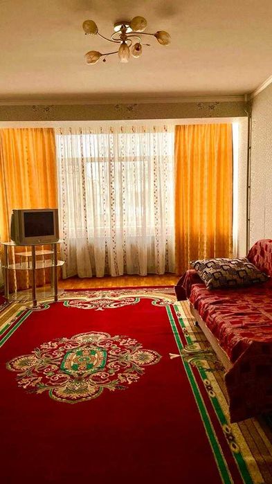 Продаю трёхкомнатную квартиру 12 микрорайон