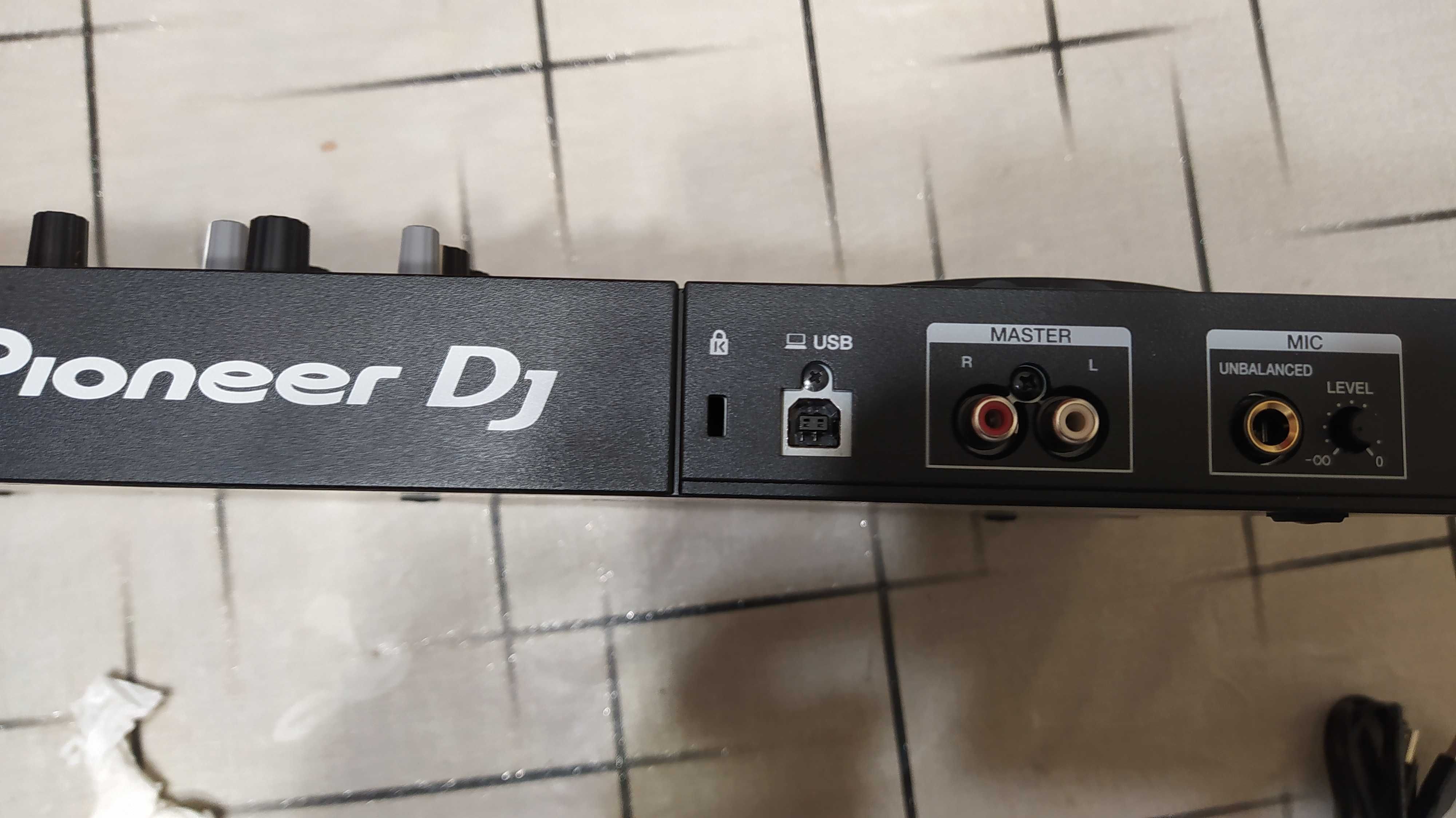 Pionner DDJ 400 DJ Контролер