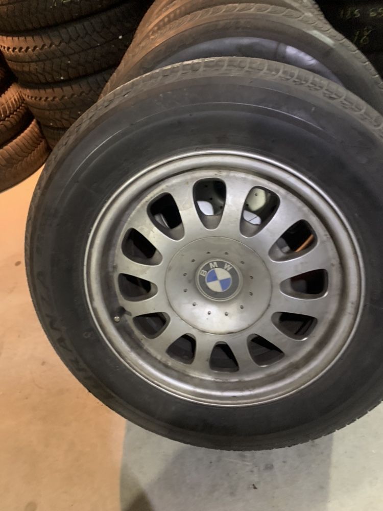 5 jante Bmw cu anvelope vara 225/60/15