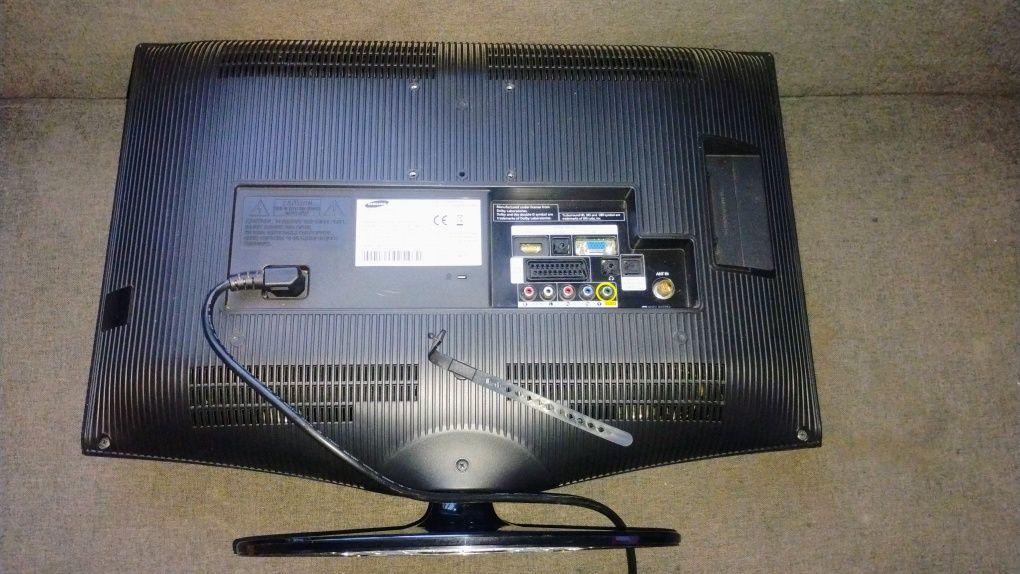Led tv Samsung 22 80лева отличен с тъч бутони
