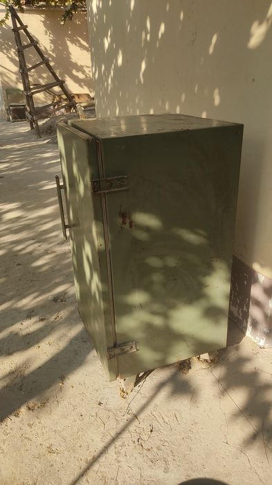 Ихчамгина сейф сотилади...