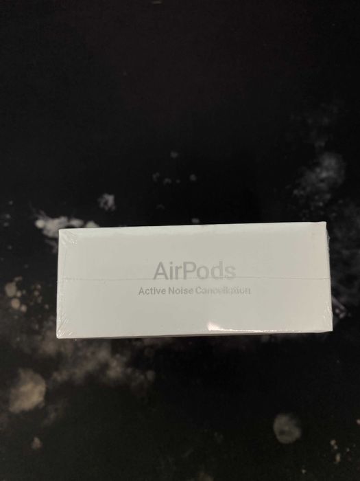 Apple AirPods4 ANC