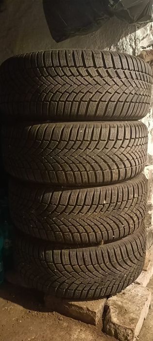 Bridgestone Blizzak LM005 225/50/R17 iarna aproape noi
