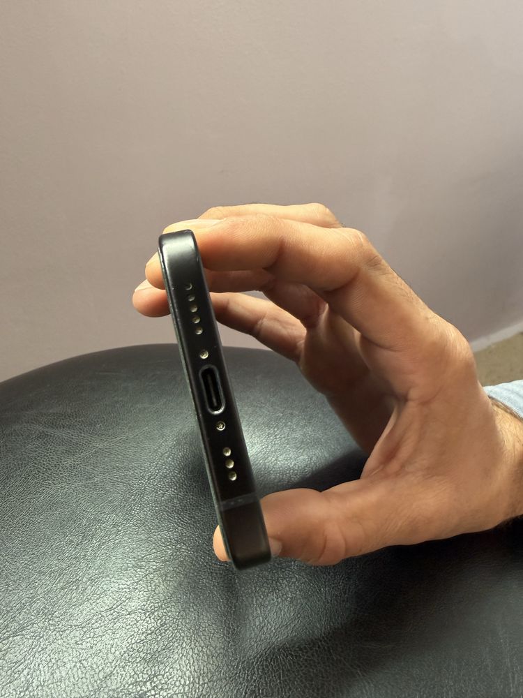 iPhone 15 - 128 GB Черен с Гаранция