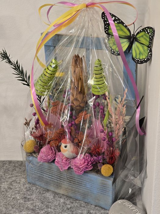 Aranjamente cu licheni si plante criogenate si uscate