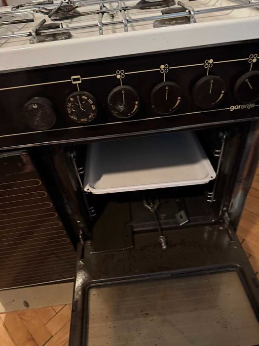 печка с 4 газови котлона и ел. печка с грил за пиле