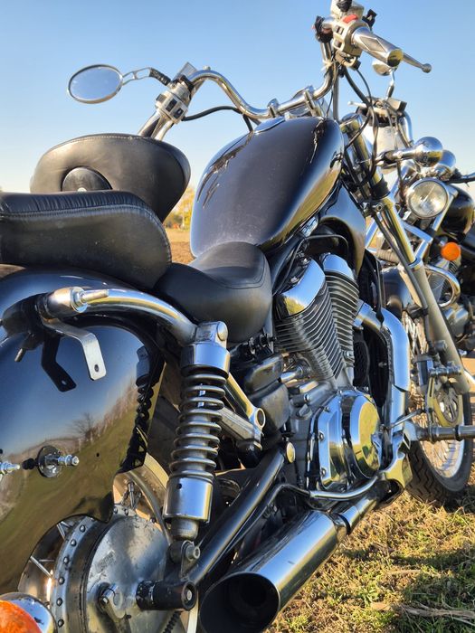 Suzuki Intruder VS 800