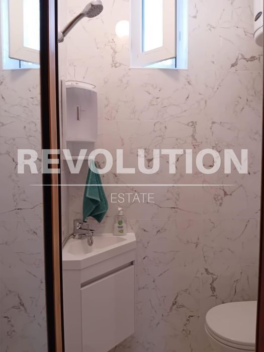 Дава се под наем Двустаен апартамент в Варна, Бриз - 45 кв.м за 450 € - Снимка #4