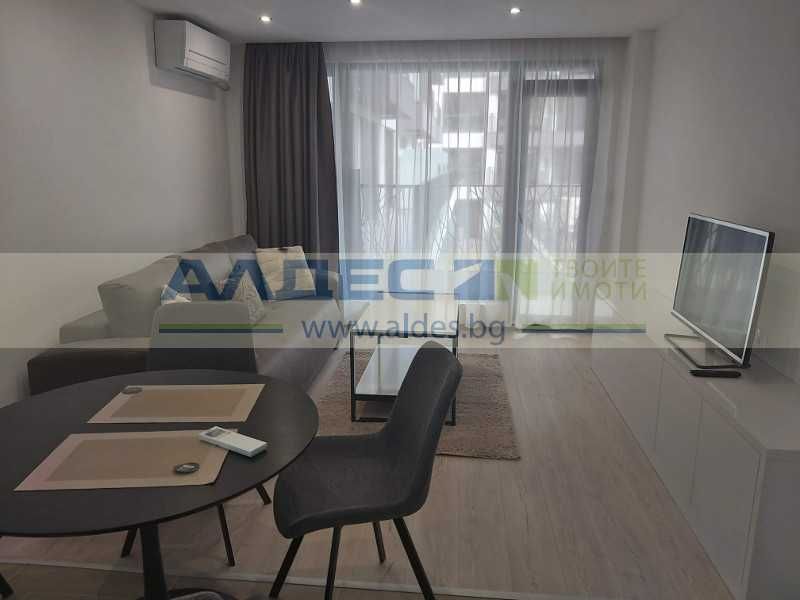 Дава се под наем Тристаен апартамент в София, Младост 4 - 88 кв.м за 799 € - Снимка #2