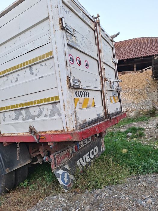 Vând camioneta iveco