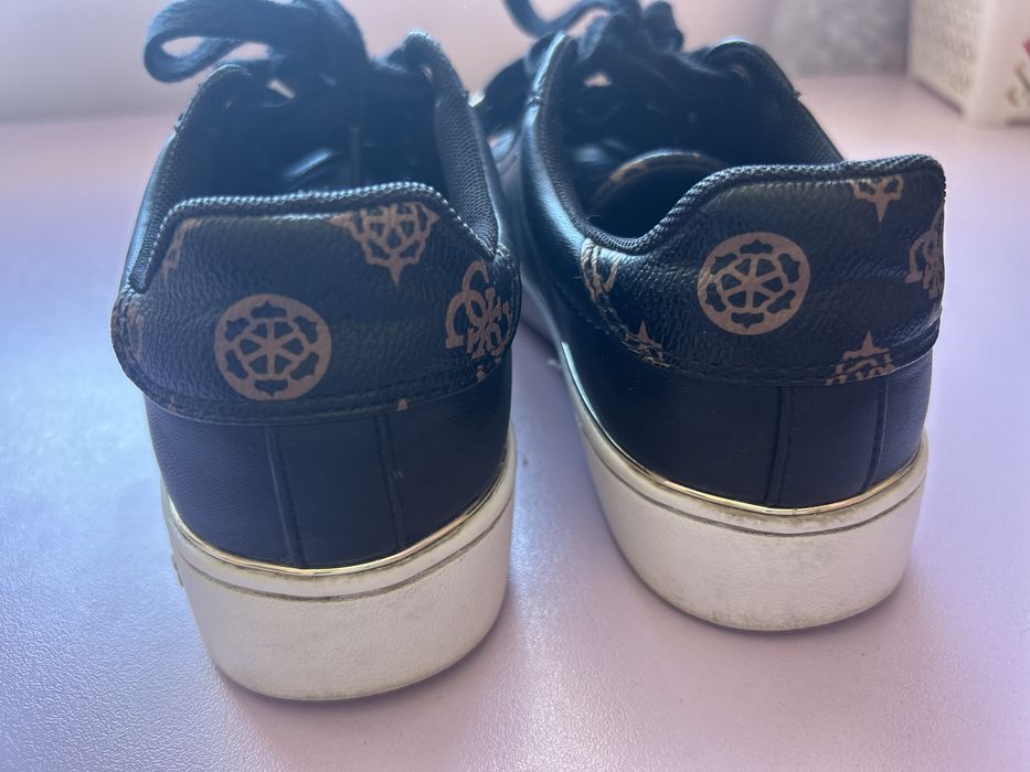 Guess обувки кецове