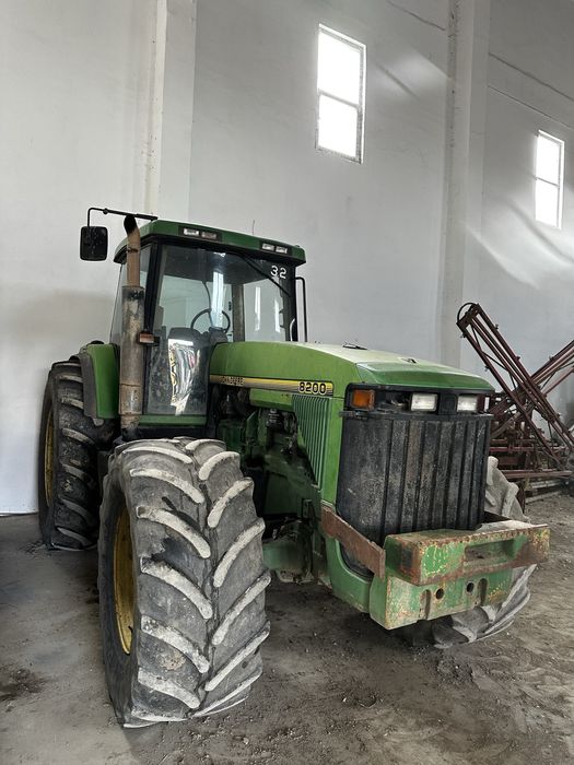Dezmembrez John deere 8200