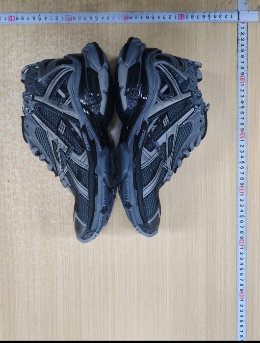 Balenciaga Runner marimea 41 gri cu negru