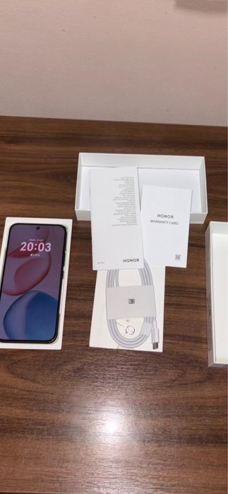 Telefon honor 400 de vanzare nou nout doar deschisa cutia in garantie