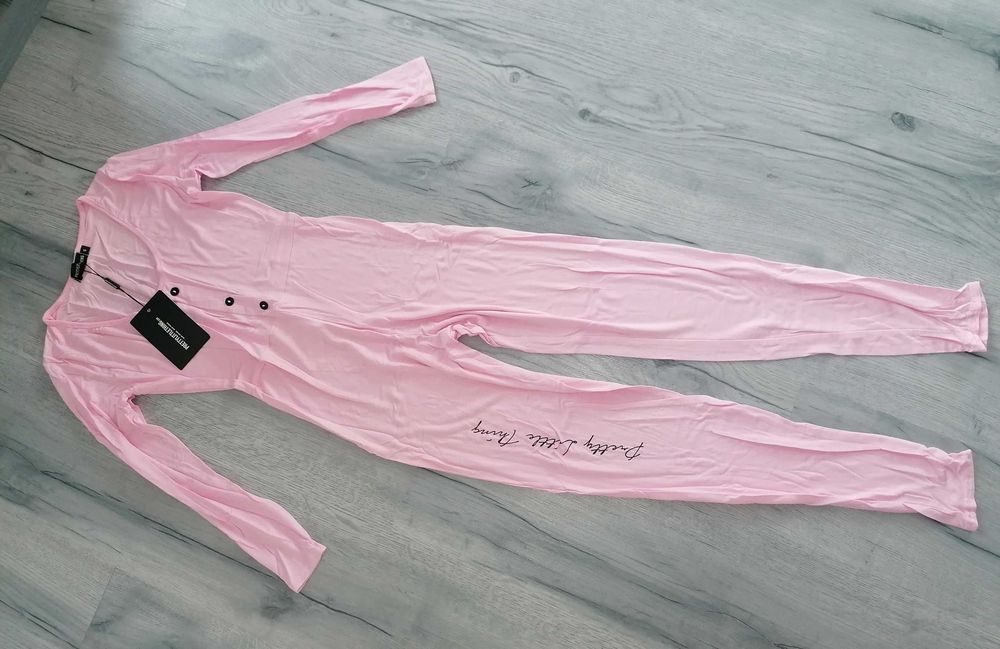 Pijama dama onesie noua PrettyLittleThing S