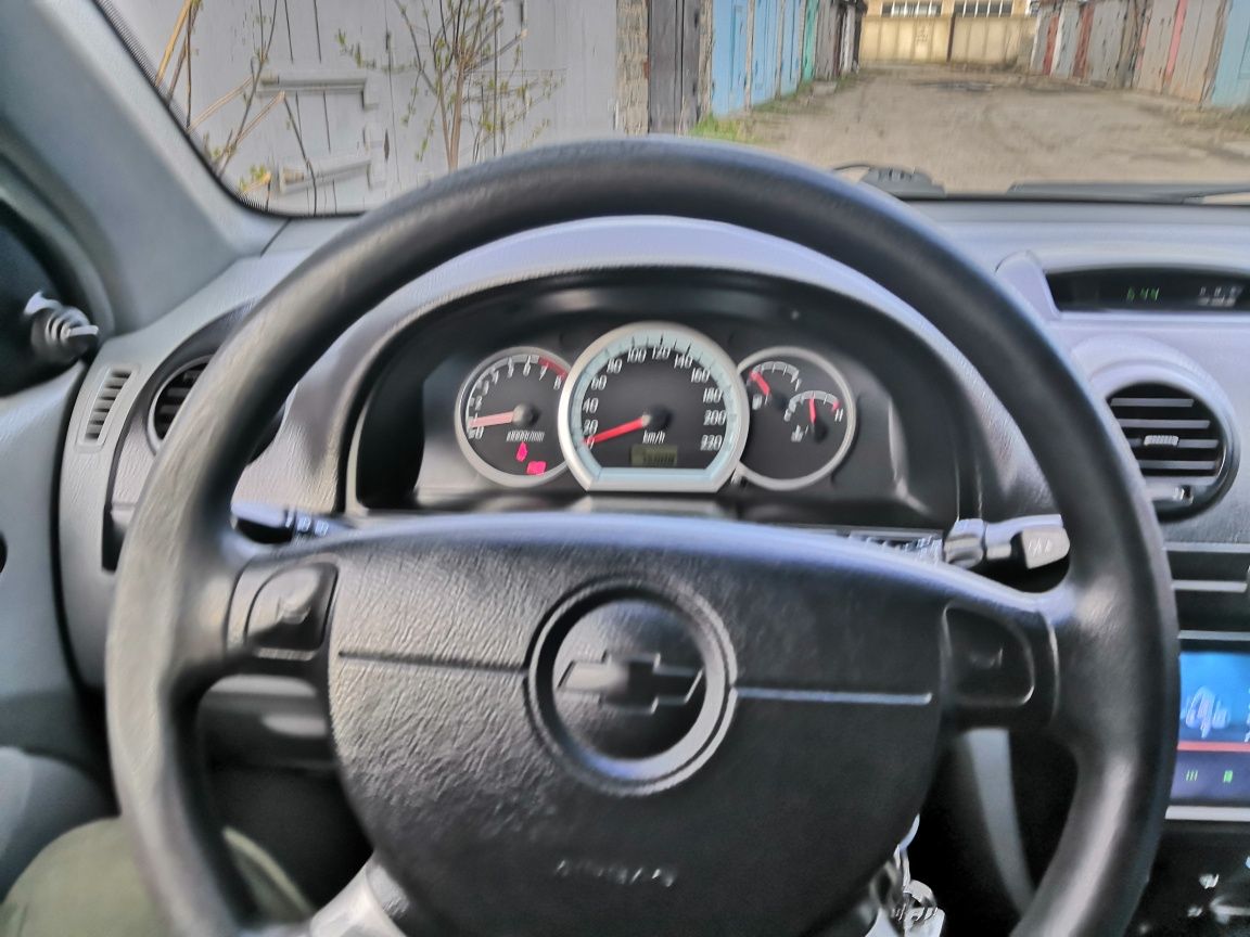 Продам Chevrolet lacetti 2010