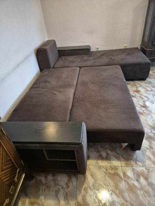 Продавам ъглов  разтегателен диван