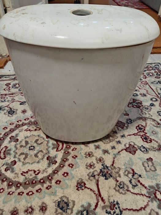 Продам бачок унитаза