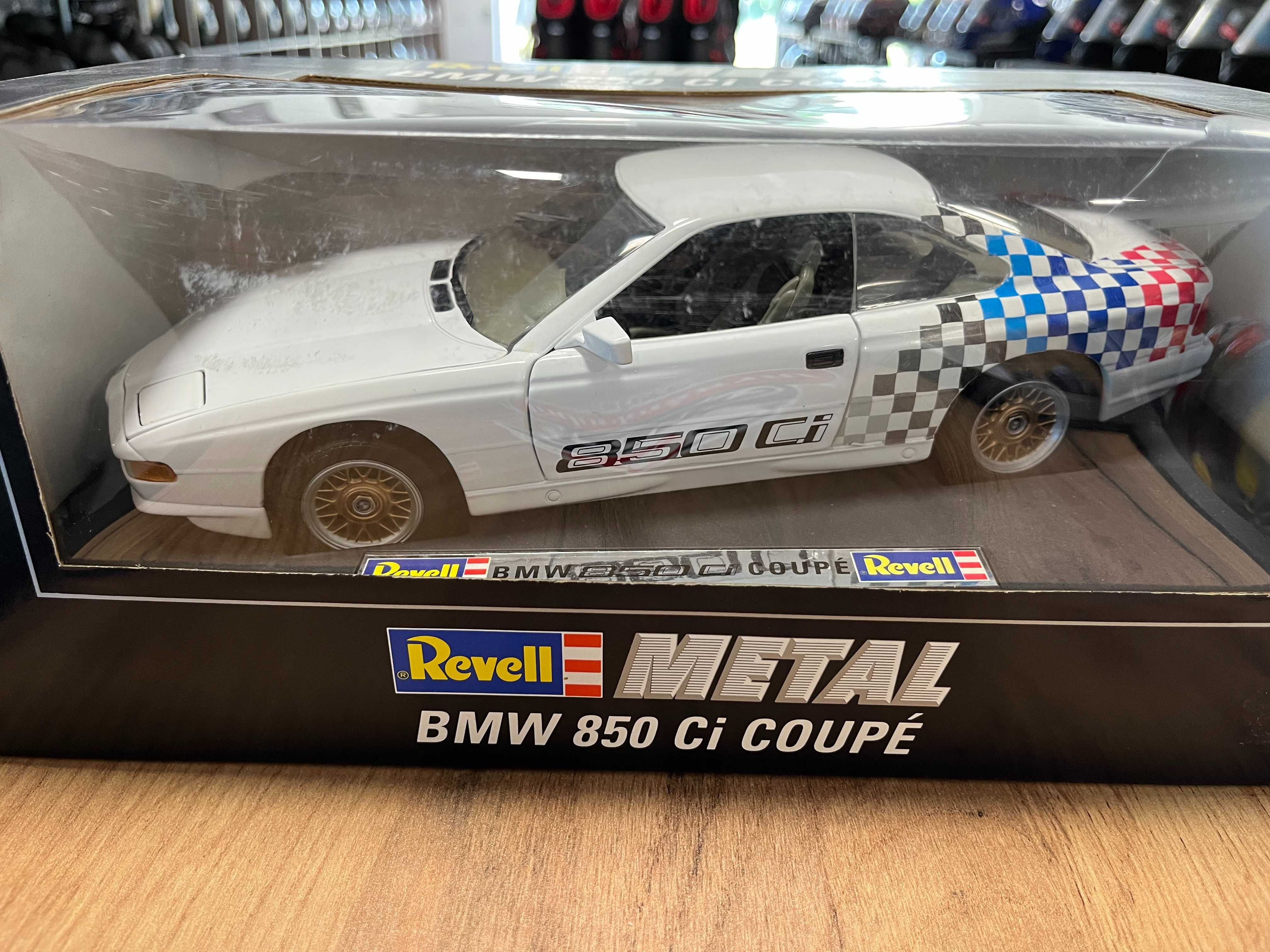 Чисто нов REVELL метален колекционерски модел количка BMW 850 Ci 1:18