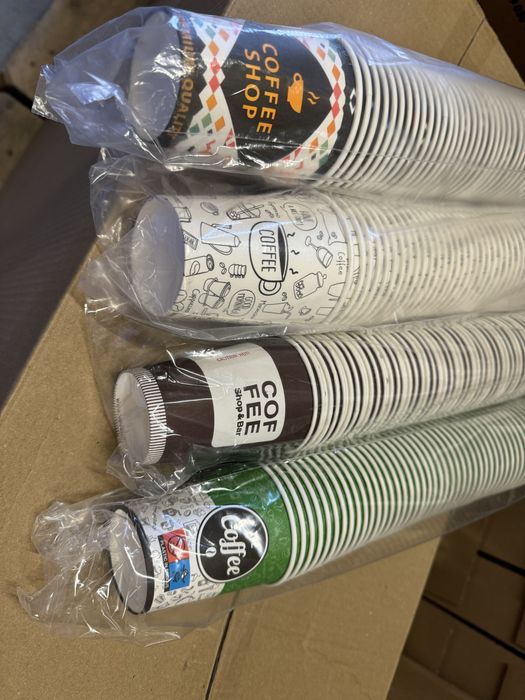 Pahare carton plus cafea cadou