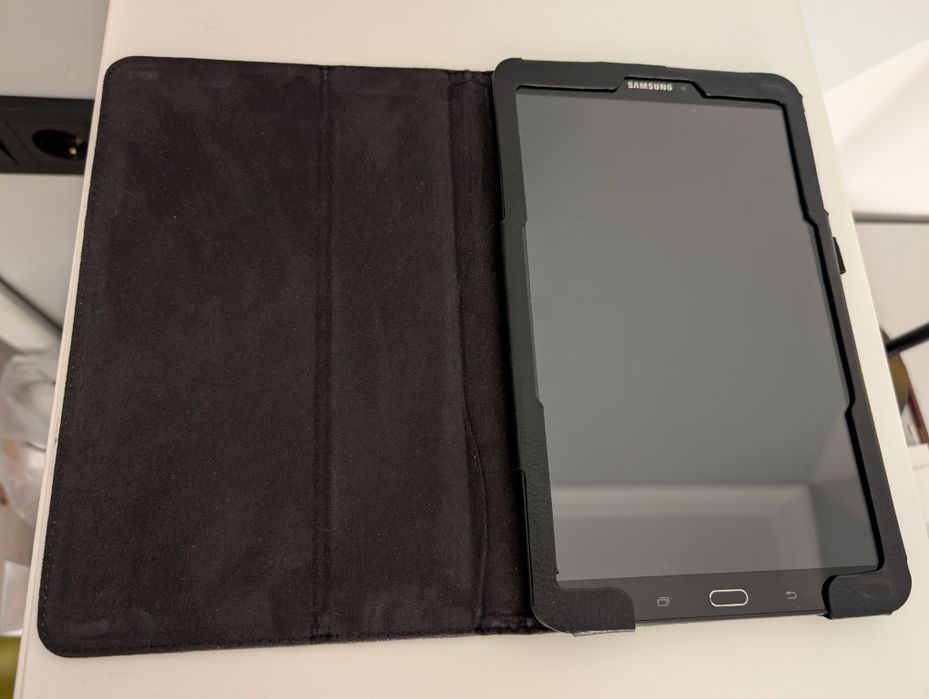 Планшет Samsung Tab Самсунг SM T-561