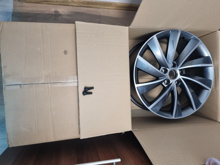 Jante noi 18' aluminiu vopsea metalizata antracit (gri) Skoda Superb 3