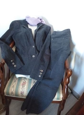 Costum dama/sacou-pantalon, semnat Christian Berg si costum raiat fin