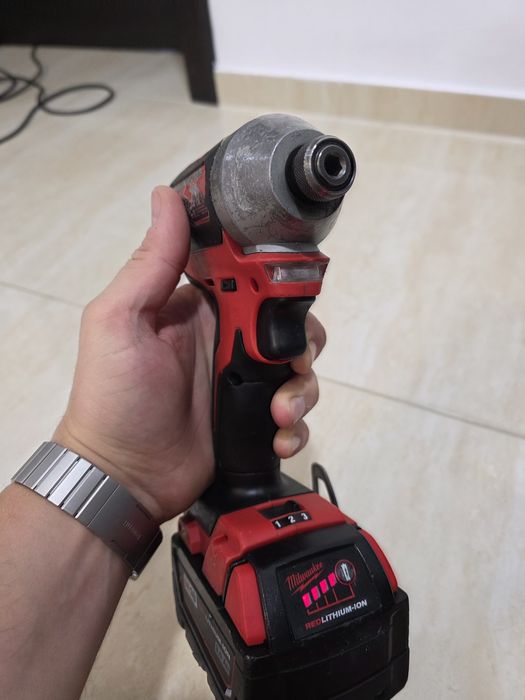Pistol impact biți Milwaukee M18 CBLID
