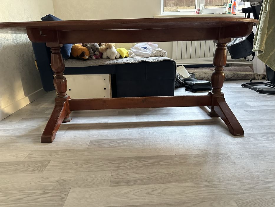 Продам стол из натурального дерева ,ручная работа