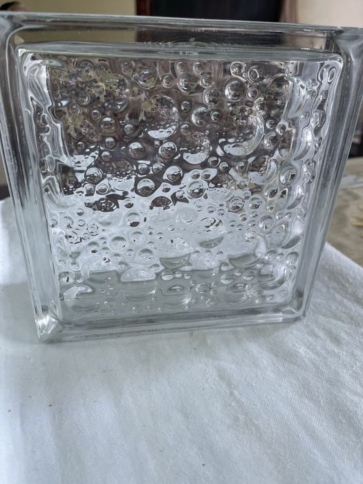 Vand caramida din sticla 200/200 ..65bucati