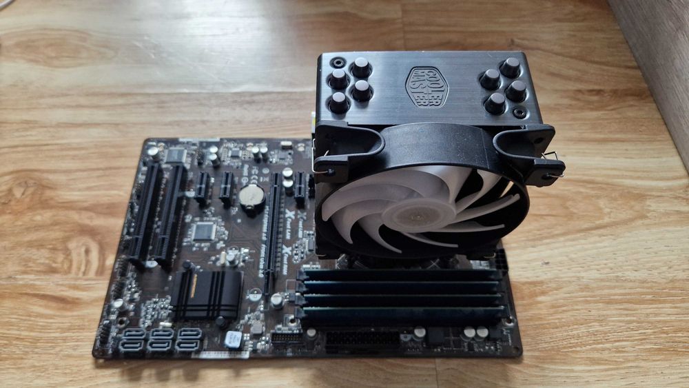 Vand KIT QUAD i5K+Z87+16GB RAM+Cooler Master !! CA NOU !! la 300lei