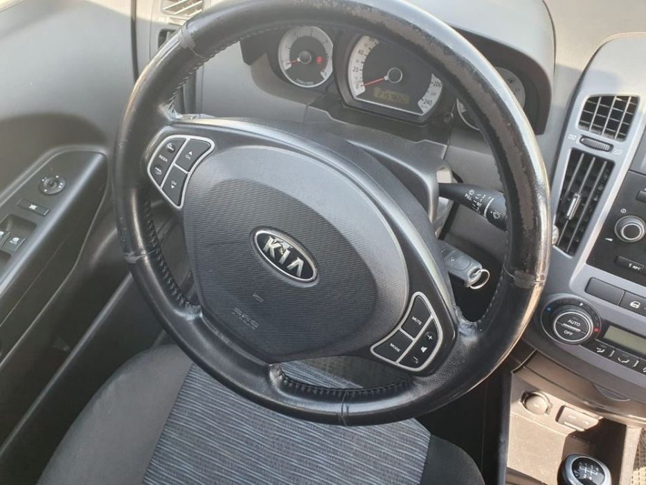 Dezmembrez Kia CEED an 2008, motor 1.6crdi 85kw 115cp dezmembrari cutie de viteze manuala 5+1