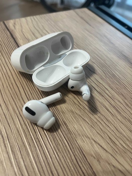 AirPods Pro (1 поколение)