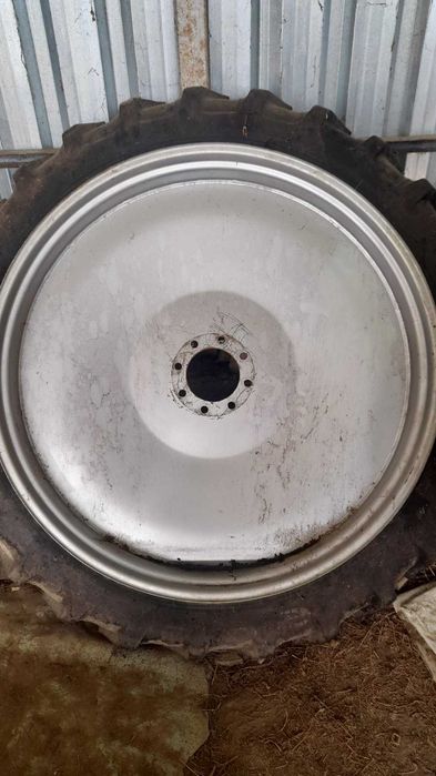 Тесни Гуми за трактор с джанти ALLIANCE  за окопаване-предни и задни