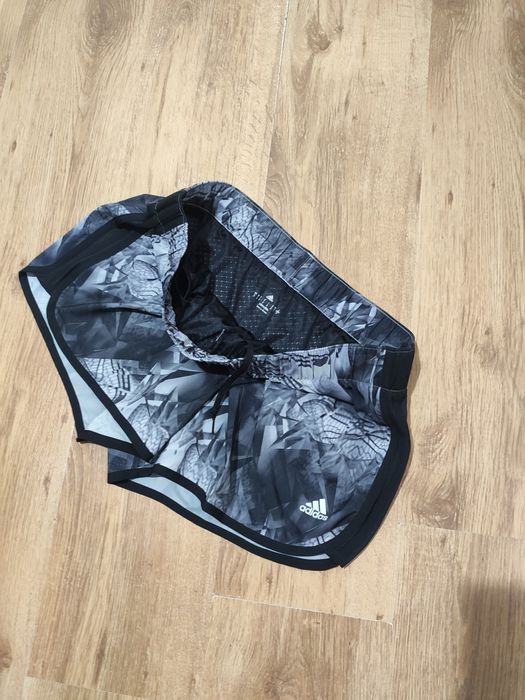 Pantaloni scurți de damă Adidas mărimea L