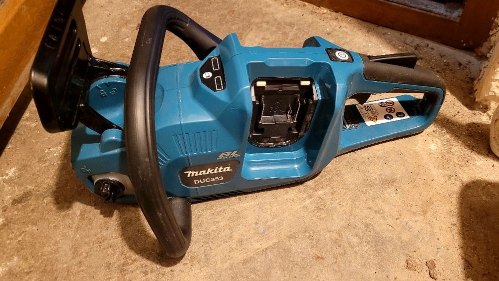 Drujba electrica cu acumulator makita duc 353z