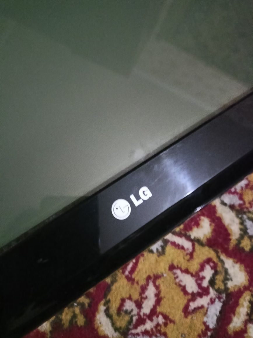Телевизор LG в хорошем состоянии