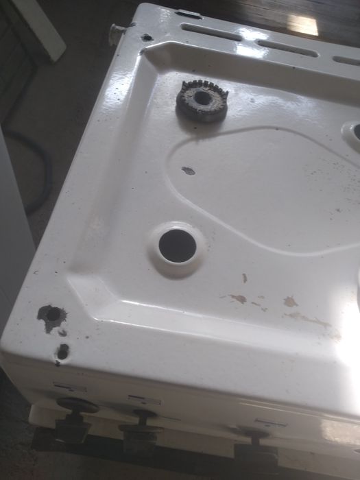 Gaz plitasi sotiladi yaxshi holatda