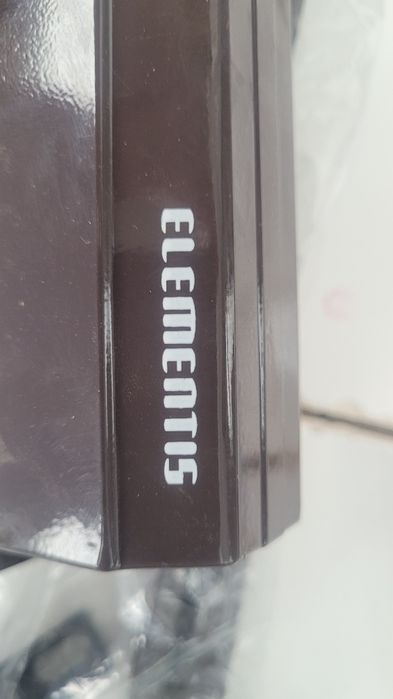 Продаю дверной доводчик