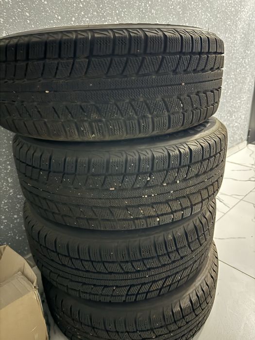 Продам шины с дисками почти новая