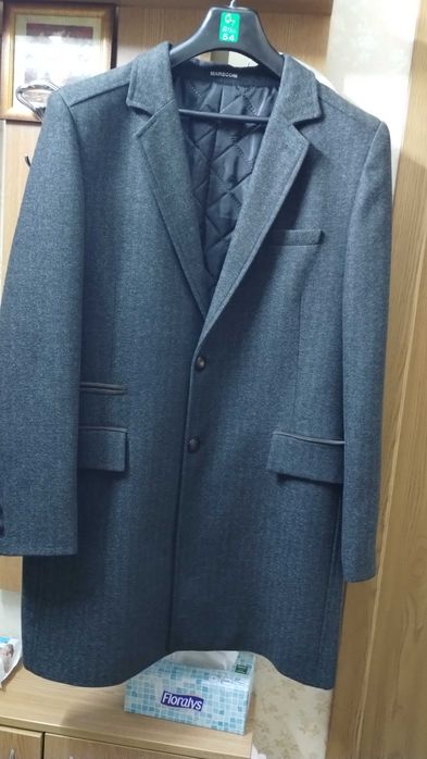 Se vinde pardesiu slim marimea 54